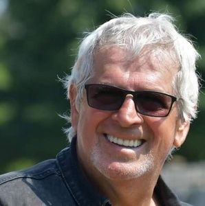 Meet your Posher, Regis